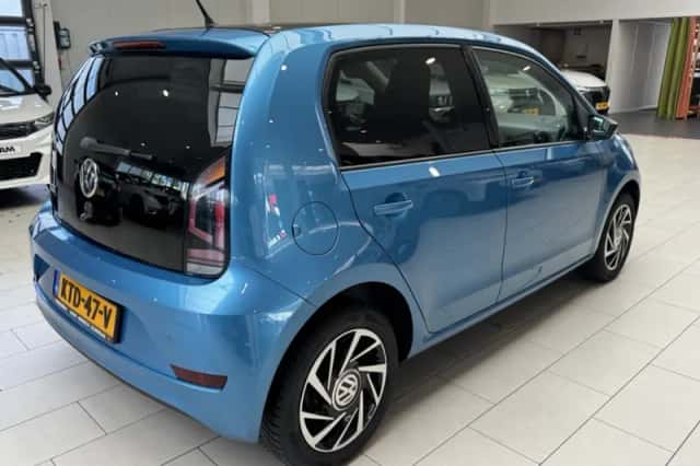 Volkswagen Up (2018) thumbnail 3