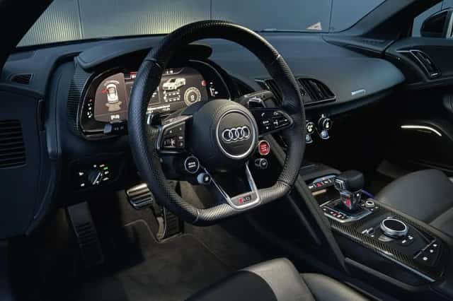 Audi R8 (2022) thumbnail 2