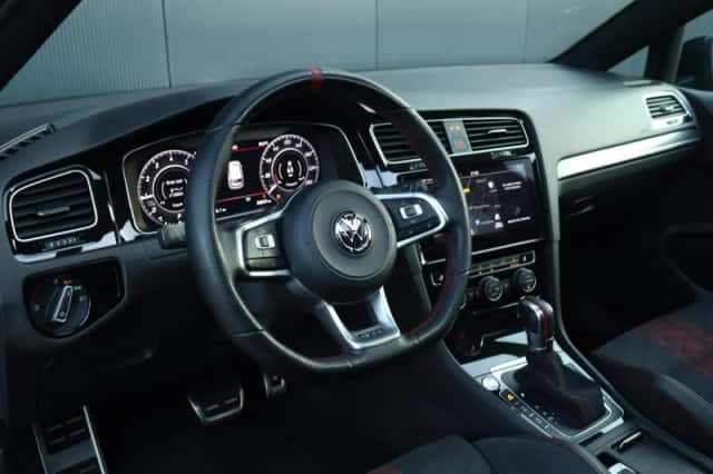 Volkswagen Golf (2019) thumbnail 4