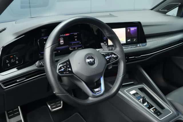 Volkswagen Golf (2021) thumbnail 4