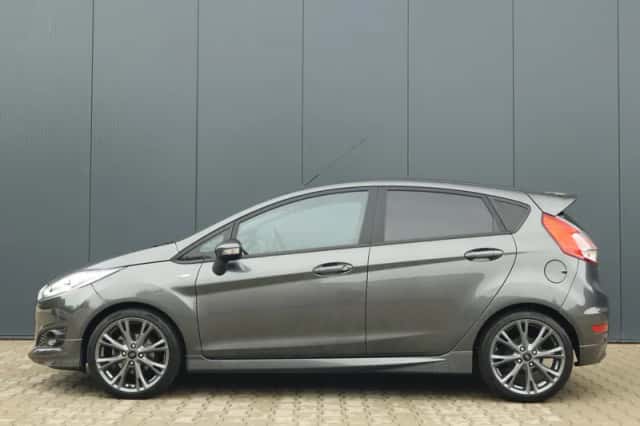 Ford Fiesta (2017) thumbnail 3