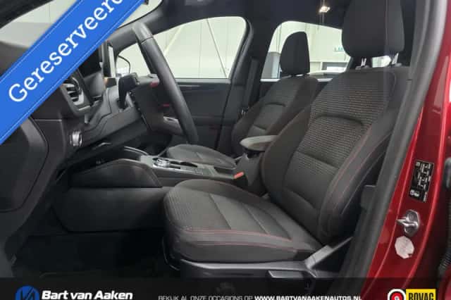 Ford Kuga (2021) thumbnail 3