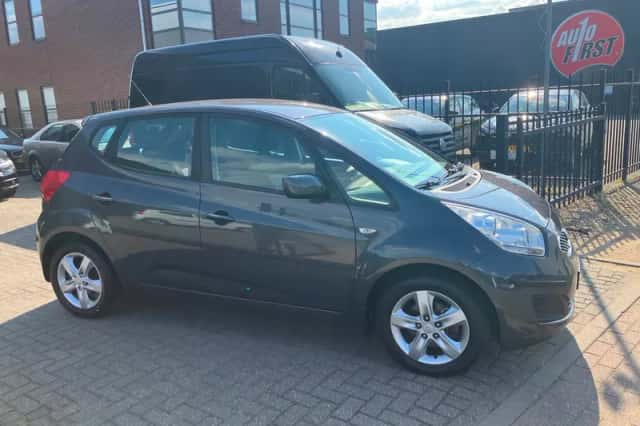 Kia Venga (2013) thumbnail 5