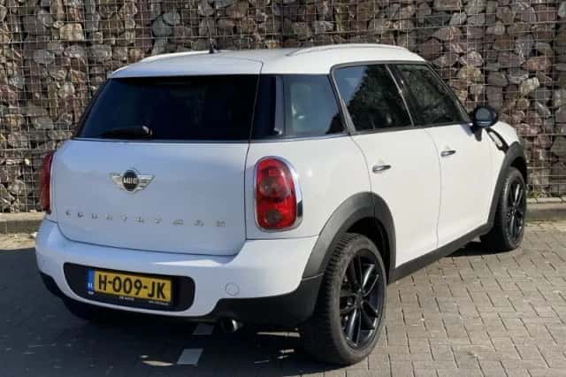 MINI Countryman (2011) thumbnail 4