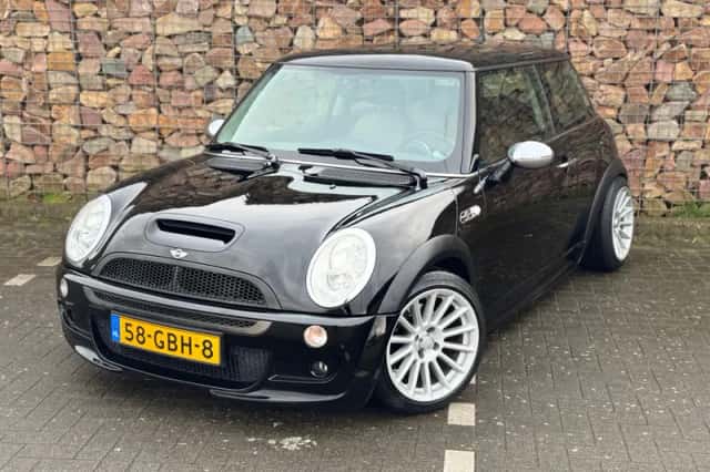 MINI Cooper (2005) thumbnail 1