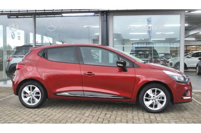 Renault Clio (2018) thumbnail 3
