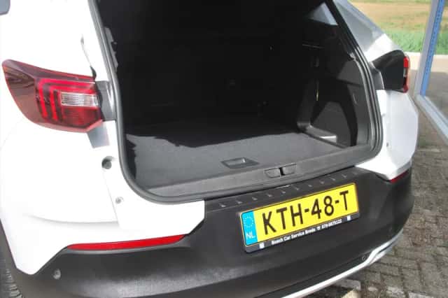 Opel Grandland X (2019) thumbnail 5
