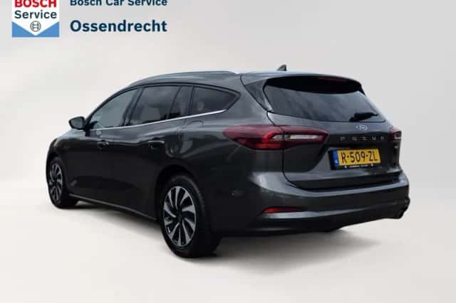 Ford Focus (2023) thumbnail 4