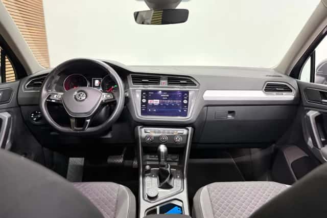Volkswagen Tiguan (2018) thumbnail 2