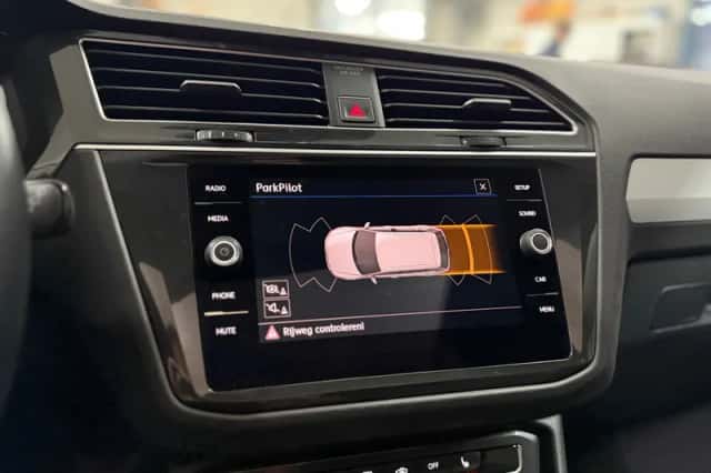 Volkswagen Tiguan (2018) thumbnail 4