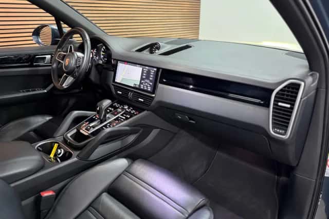 Porsche Cayenne (2018) thumbnail 6