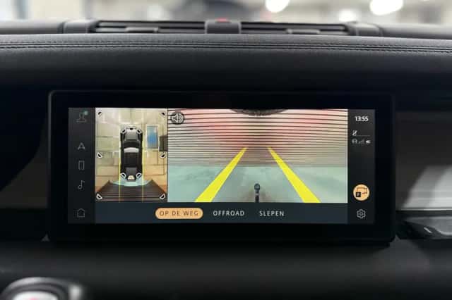 Land Rover Defender (2020) thumbnail 5