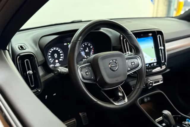 Volvo XC40 (2020) thumbnail 2