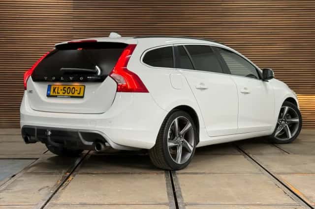 Volvo V60 (2011) thumbnail 5
