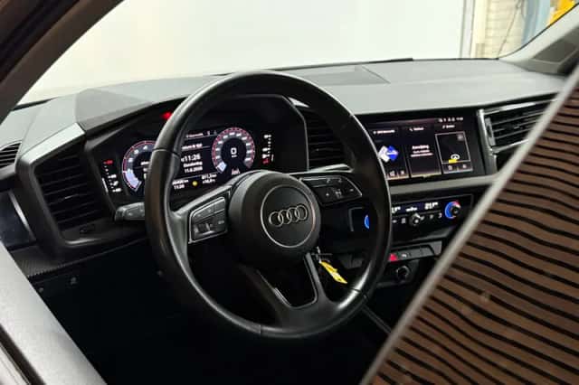 Audi A1 (2023) thumbnail 2