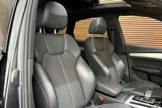 Audi Q5 (2023) thumbnail 2