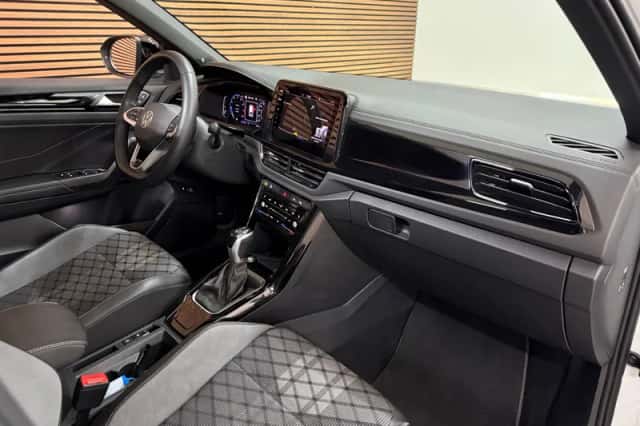 Volkswagen T-Roc (2023) thumbnail 5