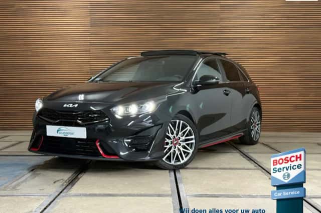 Kia Ceed (2022) thumbnail 1