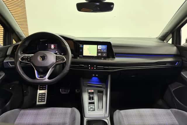 Volkswagen Golf (2021) thumbnail 2