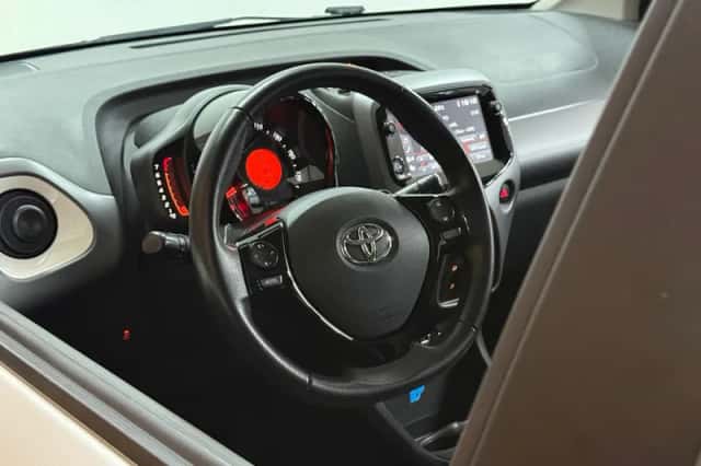 Toyota Aygo (2019) thumbnail 2
