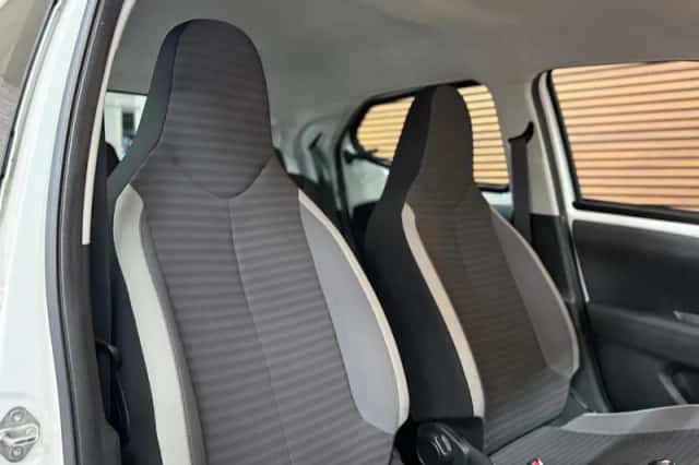 Toyota Aygo (2019) thumbnail 3