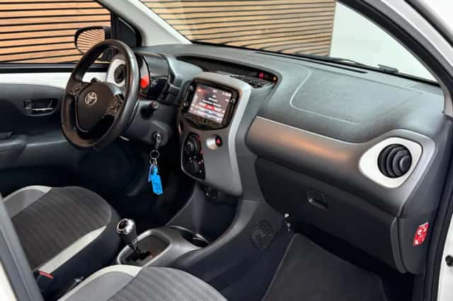 Toyota Aygo (2019) thumbnail 6