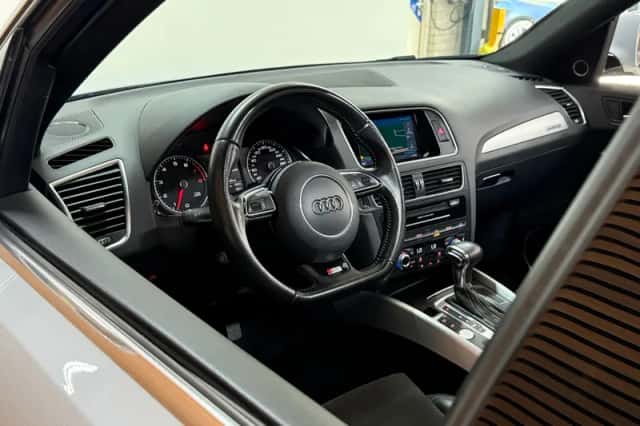 Audi Q5 (2016) thumbnail 2