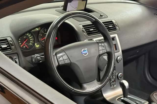 Volvo C70 (2009) thumbnail 2
