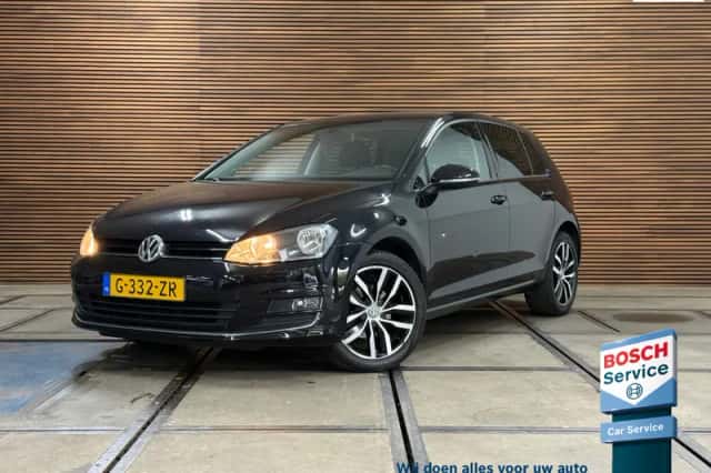 Volkswagen Golf (2016) thumbnail 1
