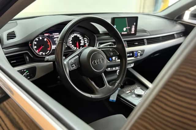 Audi A4 (2019) thumbnail 2