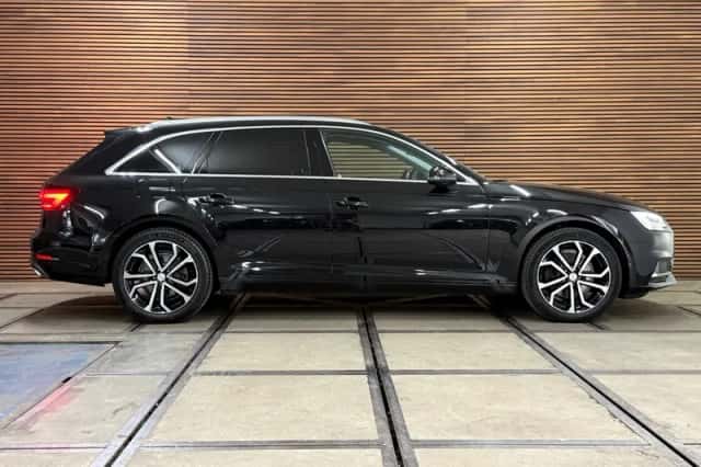 Audi A4 (2019) thumbnail 4