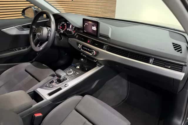 Audi A4 (2019) thumbnail 6
