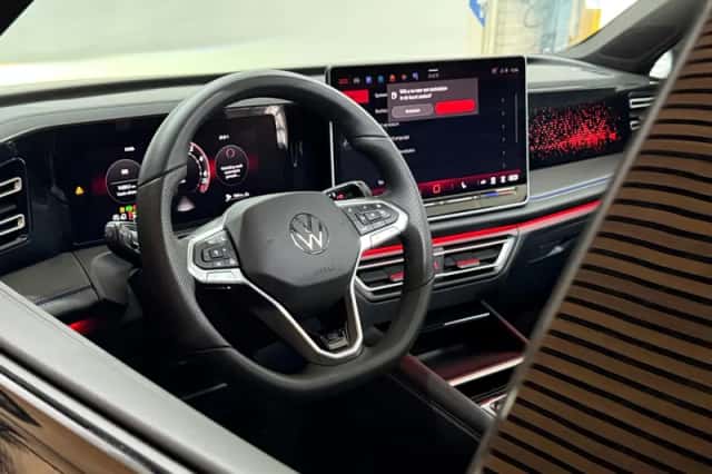 Volkswagen Tiguan (2025) thumbnail 2