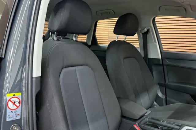 Audi Q3 (2019) thumbnail 3