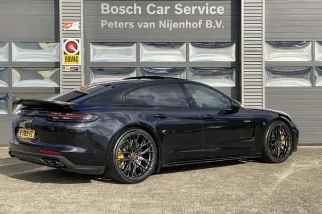Porsche Panamera (2019) thumbnail 3