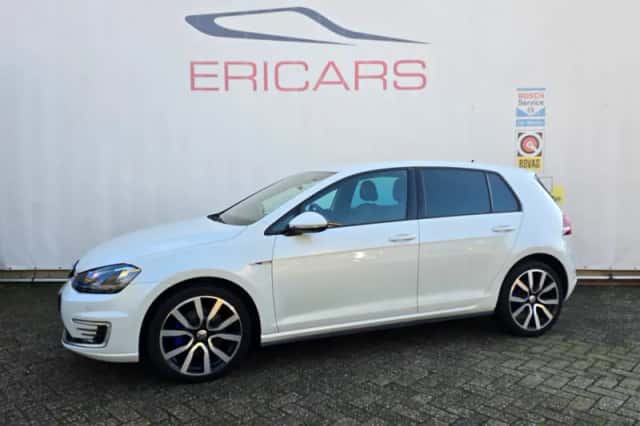 Volkswagen Golf (2015) thumbnail 2