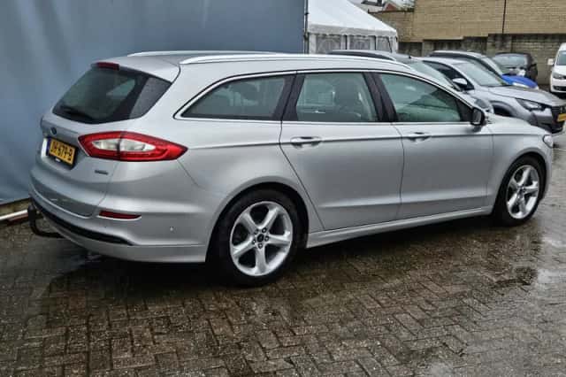 Ford Mondeo (2016) thumbnail 2