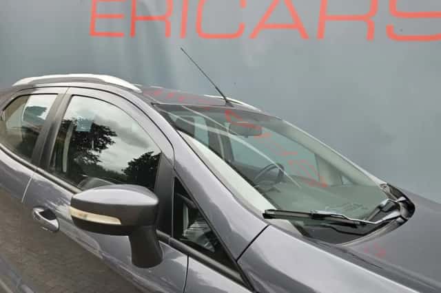 Ford EcoSport (2015) thumbnail 5