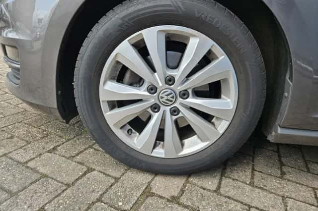 Volkswagen Golf (2016) thumbnail 6