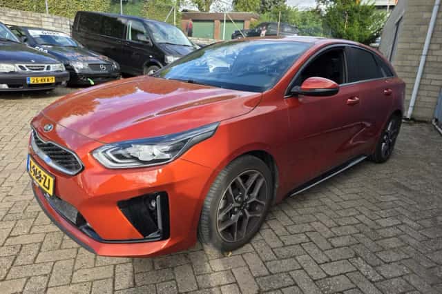 Kia Proceed (2020) thumbnail 2