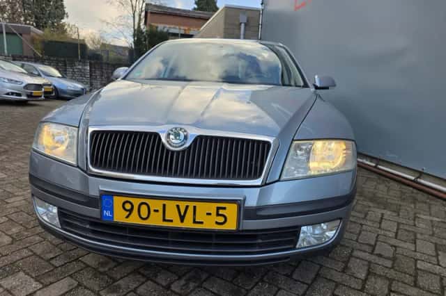 Škoda Octavia (2004) thumbnail 4