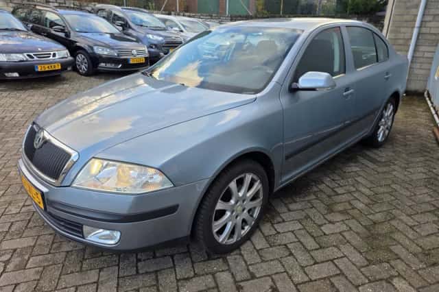 Škoda Octavia (2004) thumbnail 5