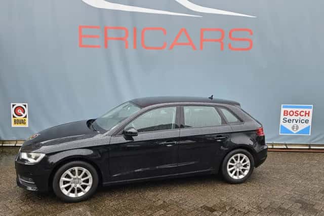 Audi A3 (2016) thumbnail 2