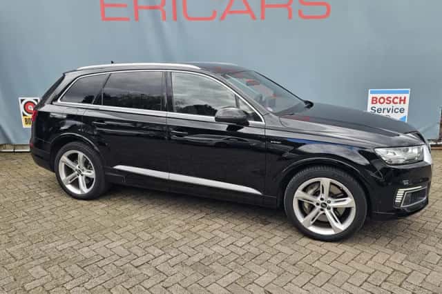 Audi Q7 (2017) thumbnail 2