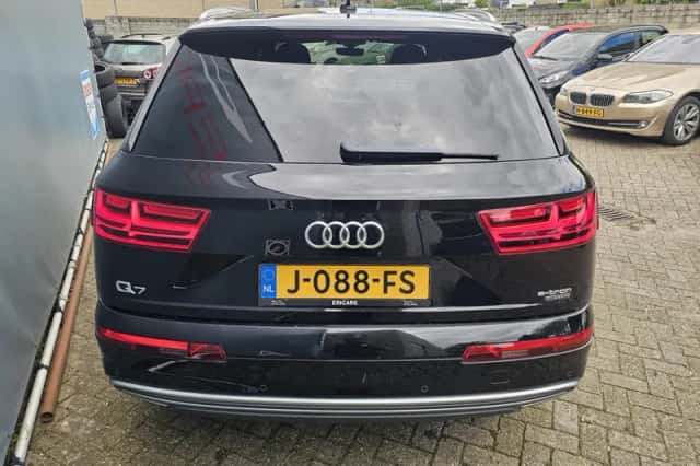 Audi Q7 (2017) thumbnail 5