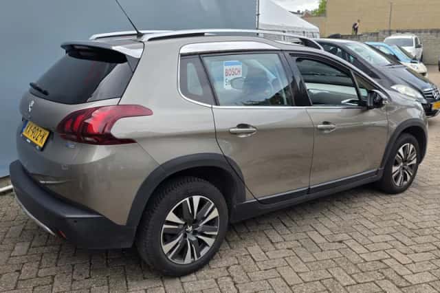 Peugeot 2008 (2016) thumbnail 5
