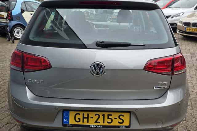 Volkswagen Golf (2015) thumbnail 4