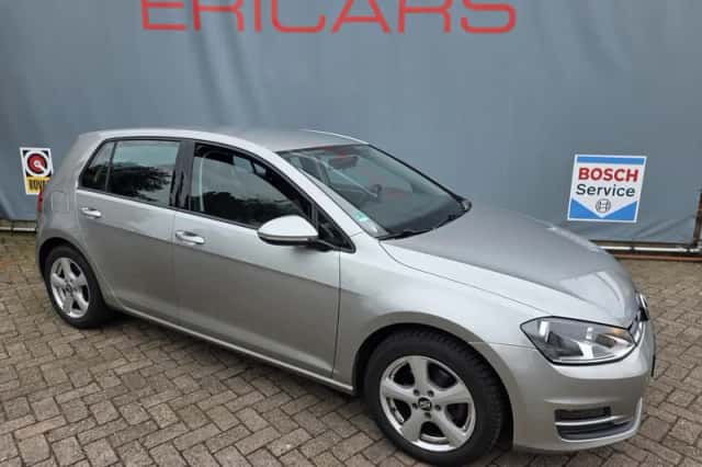Volkswagen Golf (2015) thumbnail 5