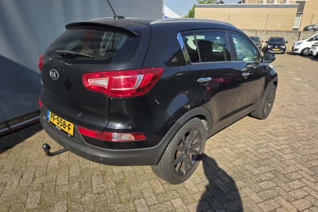 Kia Sportage (2013) thumbnail 2