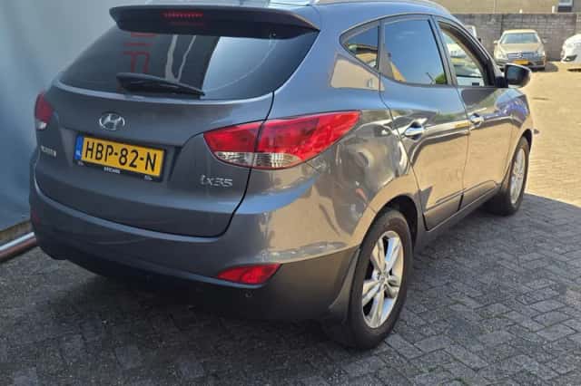 Hyundai ix35 (2012) thumbnail 2